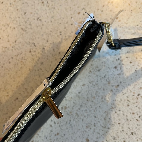 Charging Wristlet - Picture 4 of 8